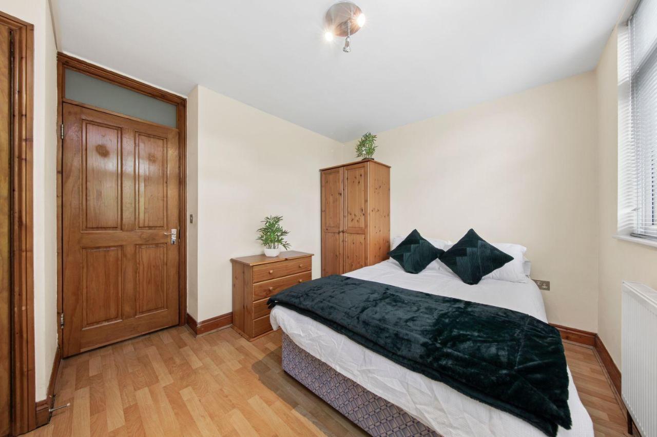 Guest house Westway Hububb London