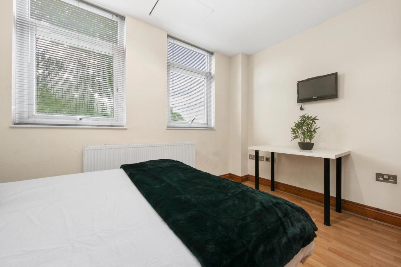Guest house Westway Hububb London